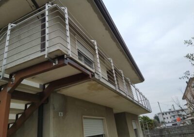 parapetti e scale esterni24